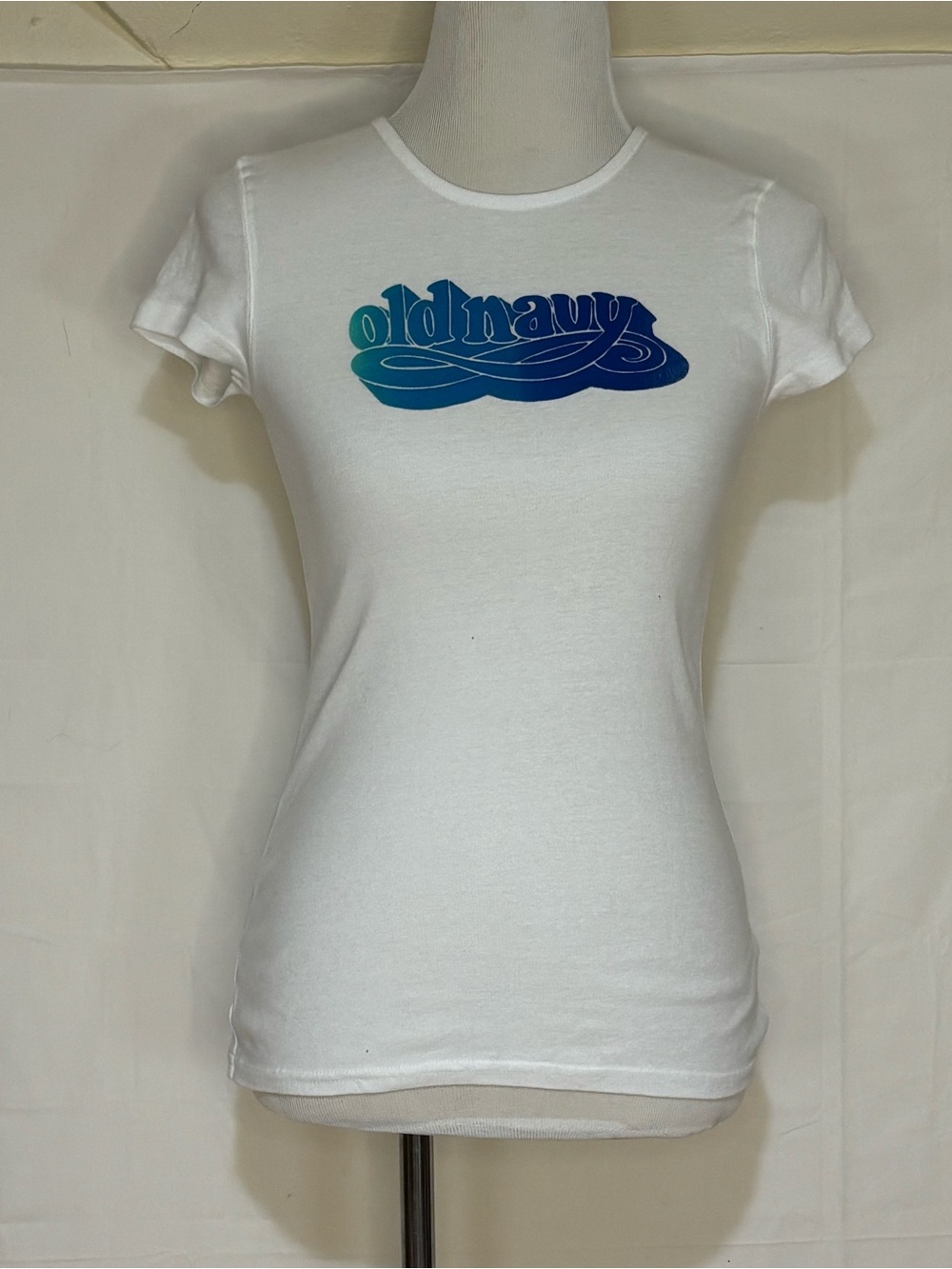 Vintage Y2K old navy size medium baby tee